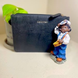 Calvin Klein Wallet -Can be worn as a wristlet‼️ 10” Width, 7.5 Height, 1” Depth